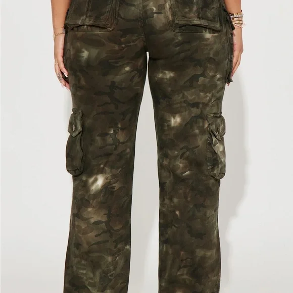 Fashion Nova Dark Green Jeans - Picture 4 of 5